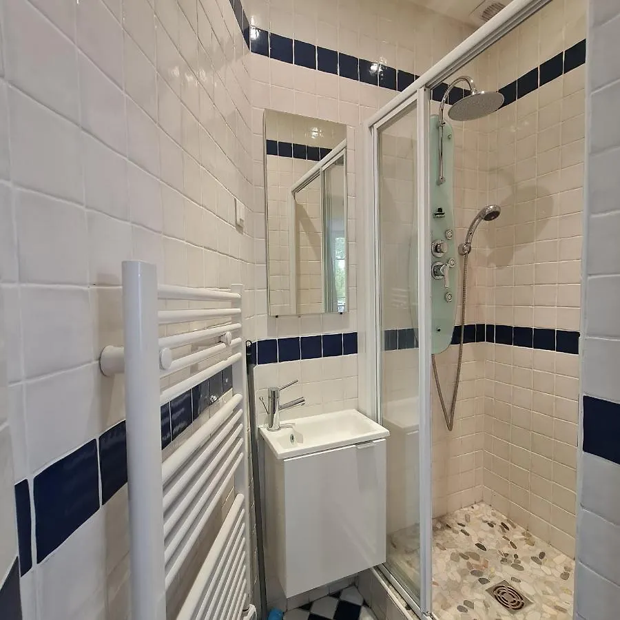 Lägenhet Appartement Tres Lumineux Porte De Saint-Cloud - F3 Avec Suite Parentale Paris